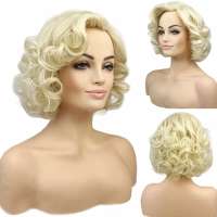 Pruik licht vanille lichtblond kort krullend haar mooi volume