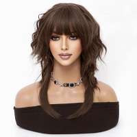 Trendy wavy pruik lichtbruin haar met langere onderlaag