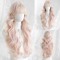 Pruik ang haar in laagjes met grove slagen pastel roze blond