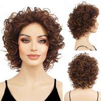 Damespruik kort krullend haar in warm roodbruin