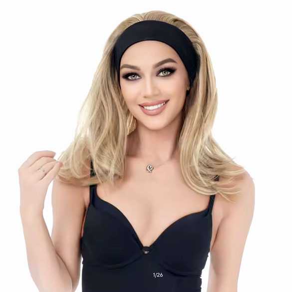 Pruik lang haar in laagjes in blondmix met haarband